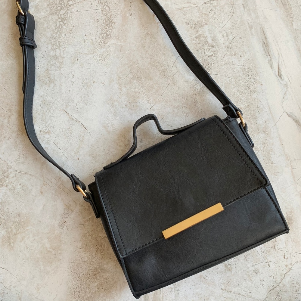 FOREVER 21 Small Black Top Handle Crossbody Bag - Picture 5 of 7